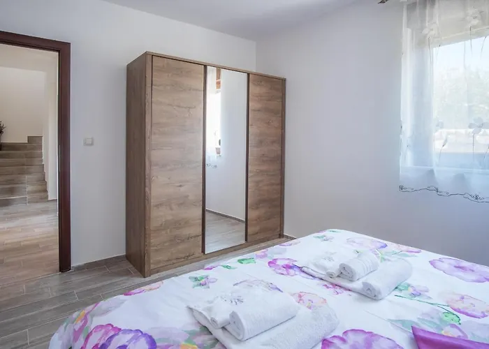 Dijana East Linardići