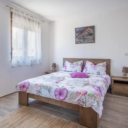 Villa Dijana East Linardici