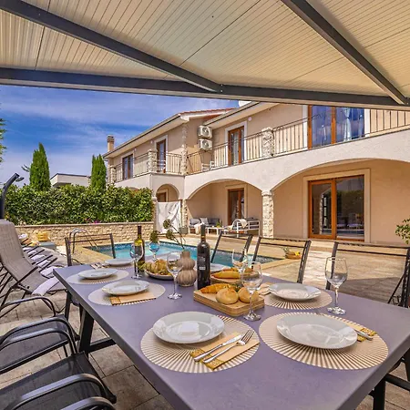 Dijana East Villa *