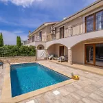 Villa Dijana East *